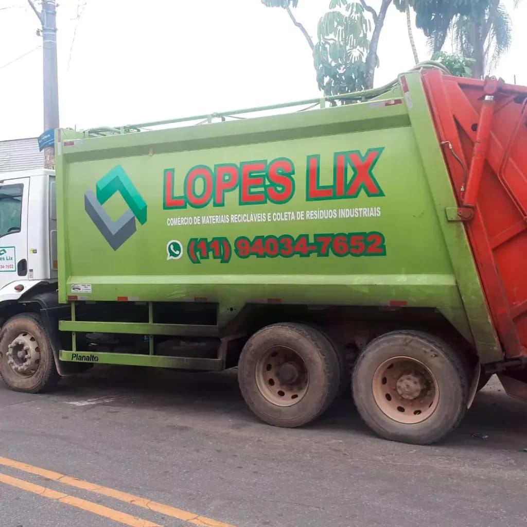 Frota de veículos da Lopes Lix - Comércio de materiais recicláveis e coleta